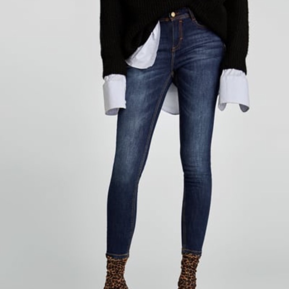 Zara Skinny Mid-Rise 5 Pocket Jeans